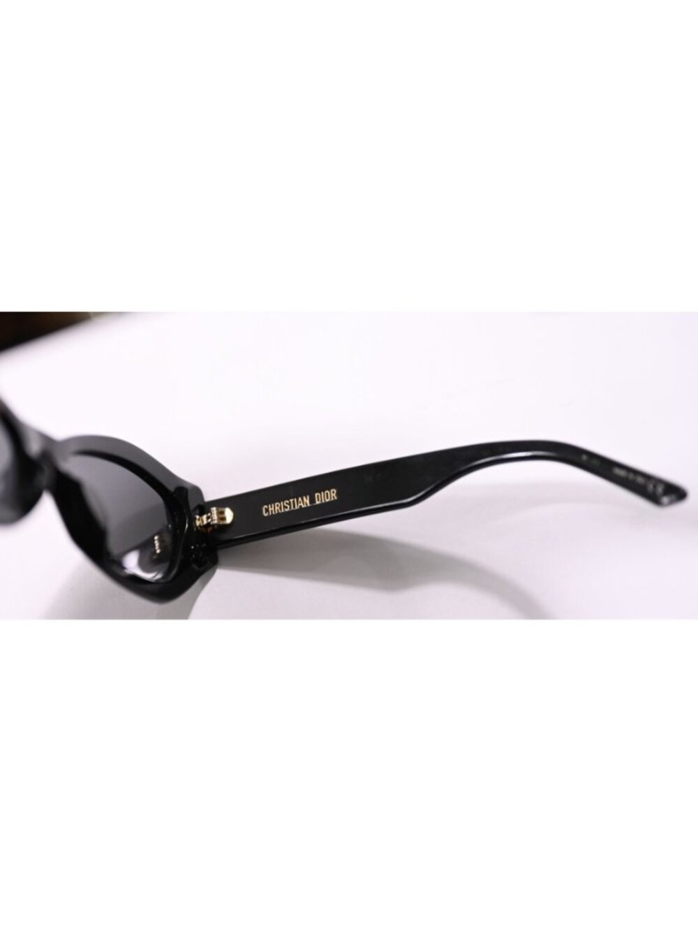 Dior DiorSignature B1U Butterfly Sunglasses in Black - Picture 10 of 12